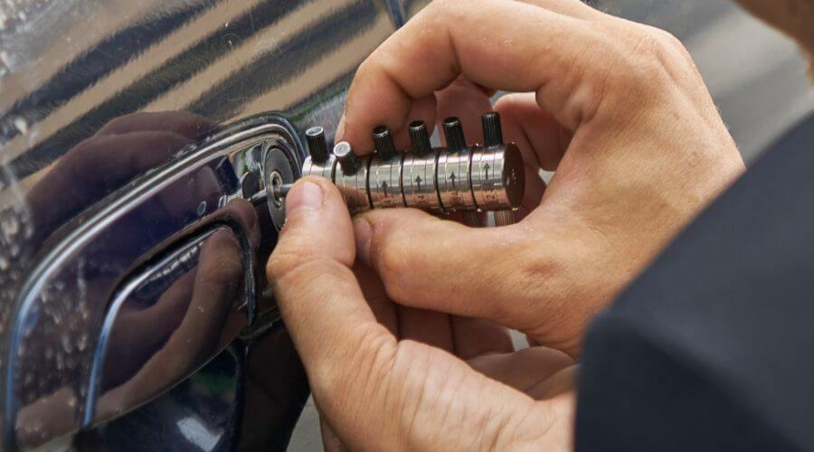 Professional gutter cleaning in Far Rockaway, NY